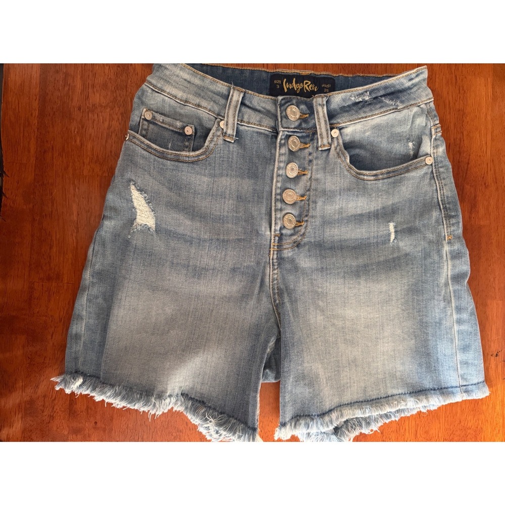 Indigo Rein Women's High Rise Button Fly Distressed Denim Shorts Light Wash  3